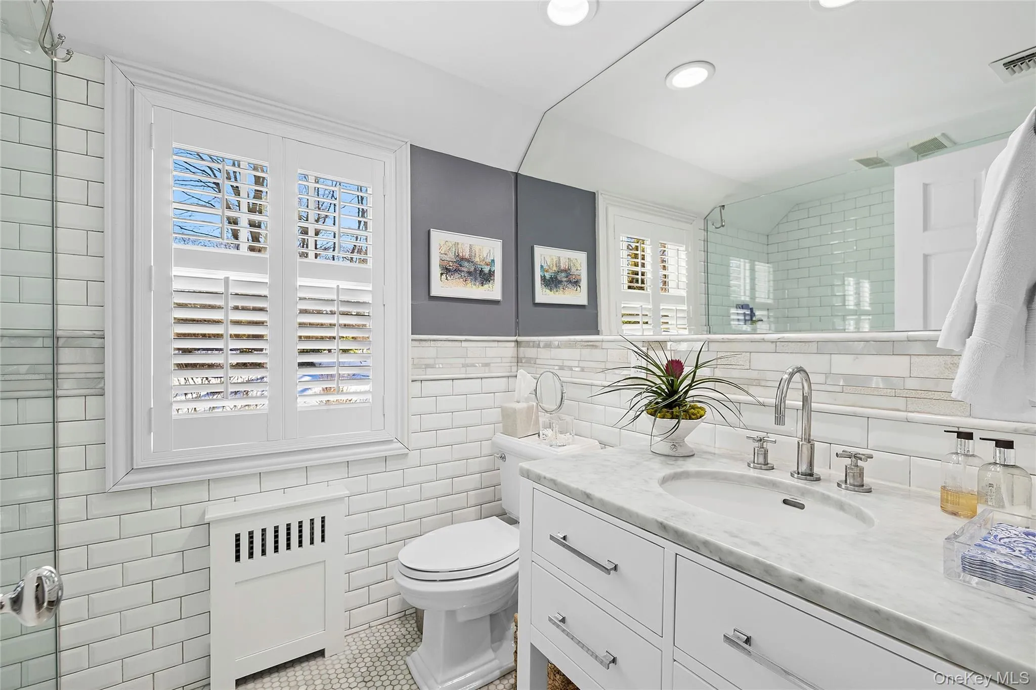 Primary en suite bath Primary en suite bath