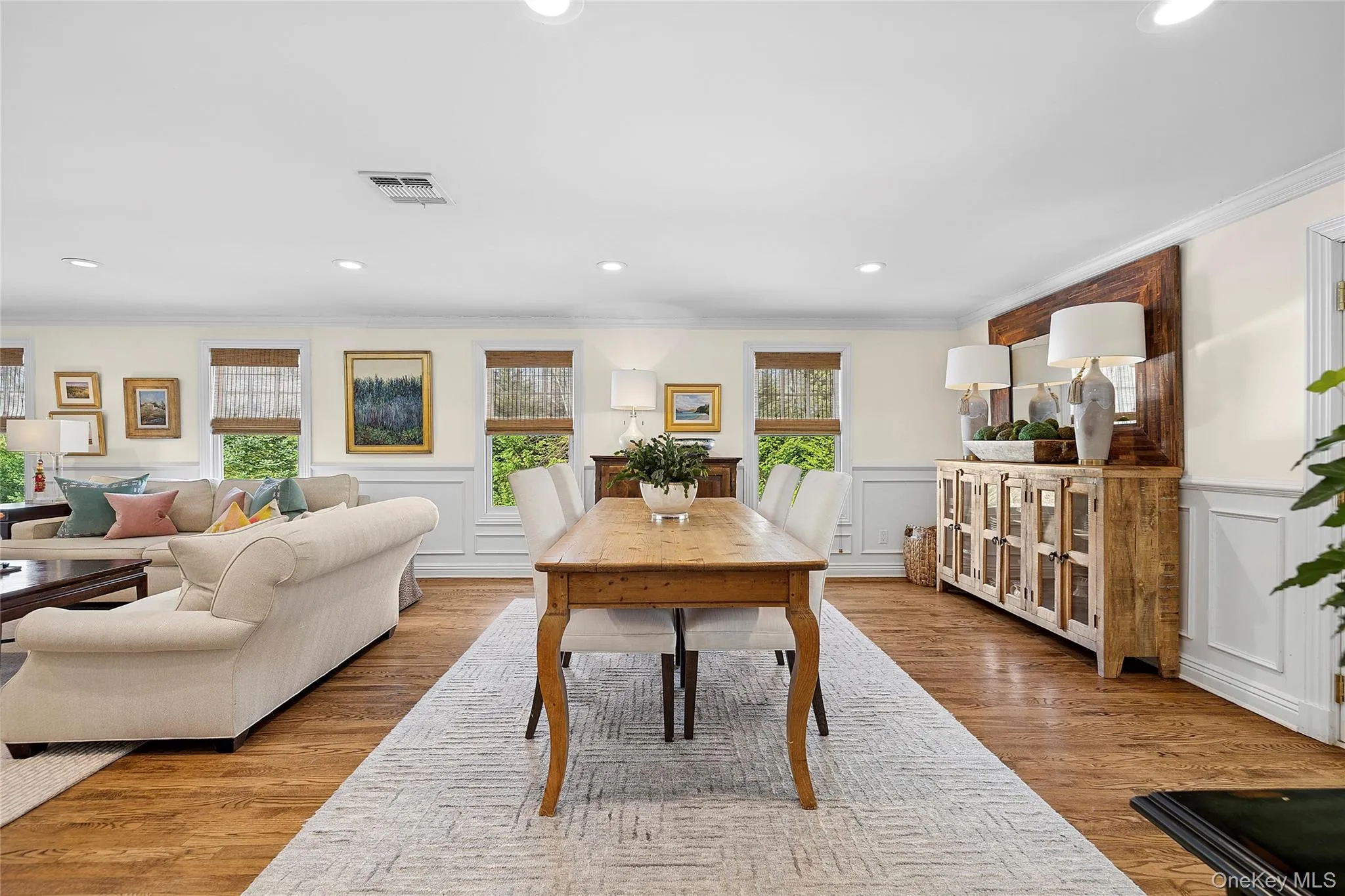 Dining Room/Family Room Dining Room/Family Room
