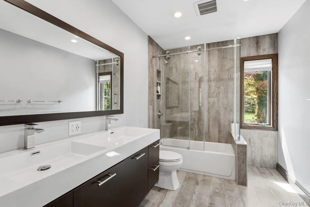 19 Frost Creek Drive, Oyster Bay, NY, 7 Bedrooms Bedrooms, 11 Rooms Rooms,4 BathroomsBathrooms,Residential,For Rent,Frost Creek,0,962548 19 Frost Creek Drive, Oyster Bay, NY, 7 Bedrooms Bedrooms, 11 Rooms Rooms,4 BathroomsBathrooms,Residential,For Rent,Frost Creek,0,962548
