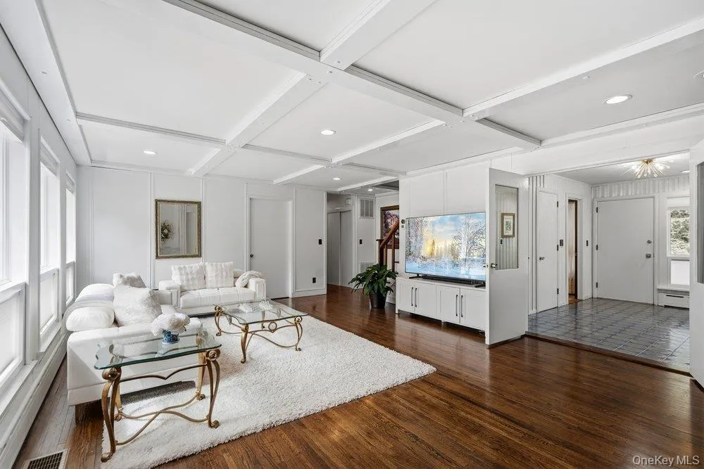 19 Frost Creek Drive, Oyster Bay, NY, 7 Bedrooms Bedrooms, 11 Rooms Rooms,4 BathroomsBathrooms,Residential,For Rent,Frost Creek,0,962548 19 Frost Creek Drive, Oyster Bay, NY, 7 Bedrooms Bedrooms, 11 Rooms Rooms,4 BathroomsBathrooms,Residential,For Rent,Frost Creek,0,962548
