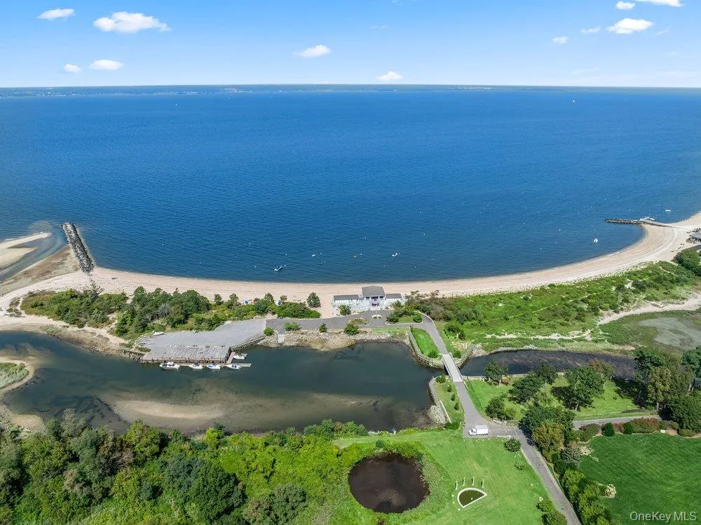 19 Frost Creek Drive, Oyster Bay, NY, 7 Bedrooms Bedrooms, 11 Rooms Rooms,4 BathroomsBathrooms,Residential,For Rent,Frost Creek,0,962548 19 Frost Creek Drive, Oyster Bay, NY, 7 Bedrooms Bedrooms, 11 Rooms Rooms,4 BathroomsBathrooms,Residential,For Rent,Frost Creek,0,962548