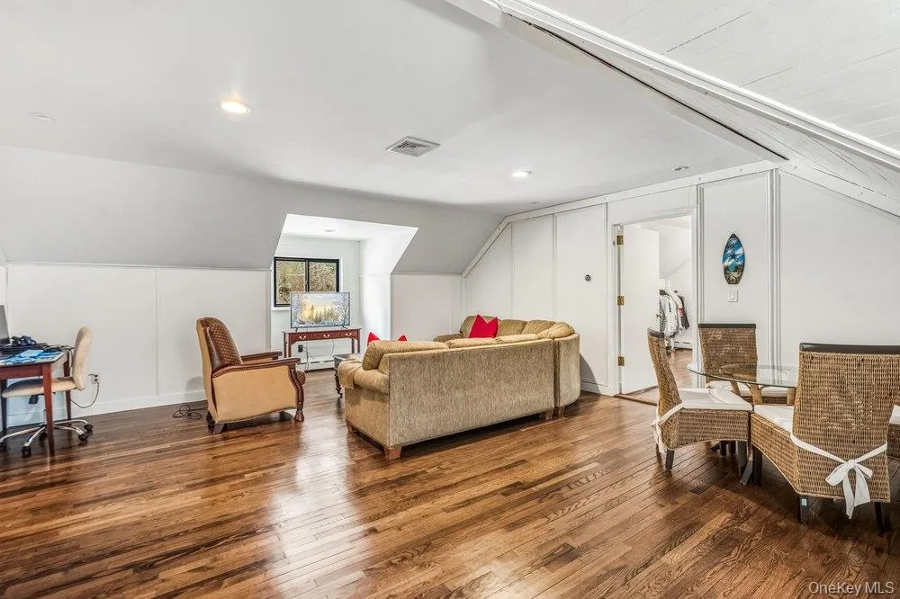 19 Frost Creek Drive, Oyster Bay, NY, 7 Bedrooms Bedrooms, 11 Rooms Rooms,4 BathroomsBathrooms,Residential,For Rent,Frost Creek,0,962548 19 Frost Creek Drive, Oyster Bay, NY, 7 Bedrooms Bedrooms, 11 Rooms Rooms,4 BathroomsBathrooms,Residential,For Rent,Frost Creek,0,962548
