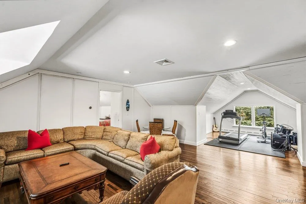 19 Frost Creek Drive, Oyster Bay, NY, 7 Bedrooms Bedrooms, 11 Rooms Rooms,4 BathroomsBathrooms,Residential,For Rent,Frost Creek,0,962548 19 Frost Creek Drive, Oyster Bay, NY, 7 Bedrooms Bedrooms, 11 Rooms Rooms,4 BathroomsBathrooms,Residential,For Rent,Frost Creek,0,962548