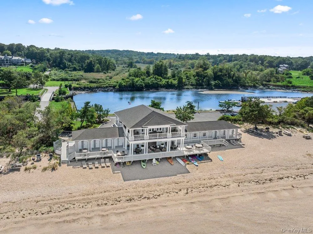 19 Frost Creek Drive, Oyster Bay, NY, 7 Bedrooms Bedrooms, 11 Rooms Rooms,4 BathroomsBathrooms,Residential,For Rent,Frost Creek,0,962548 19 Frost Creek Drive, Oyster Bay, NY, 7 Bedrooms Bedrooms, 11 Rooms Rooms,4 BathroomsBathrooms,Residential,For Rent,Frost Creek,0,962548