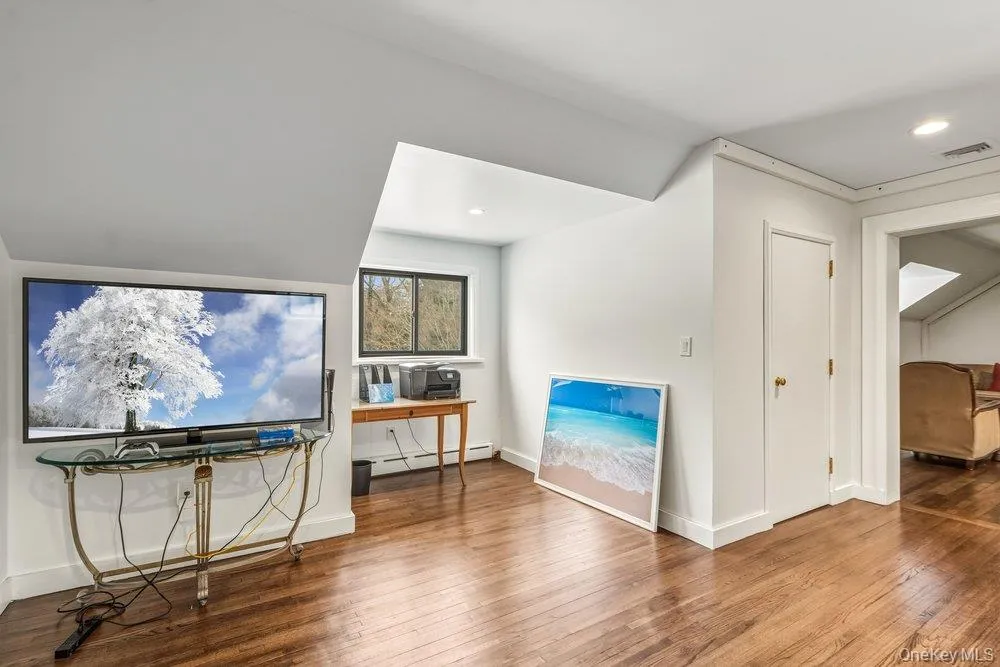 19 Frost Creek Drive, Oyster Bay, NY, 7 Bedrooms Bedrooms, 11 Rooms Rooms,4 BathroomsBathrooms,Residential,For Rent,Frost Creek,0,962548 19 Frost Creek Drive, Oyster Bay, NY, 7 Bedrooms Bedrooms, 11 Rooms Rooms,4 BathroomsBathrooms,Residential,For Rent,Frost Creek,0,962548