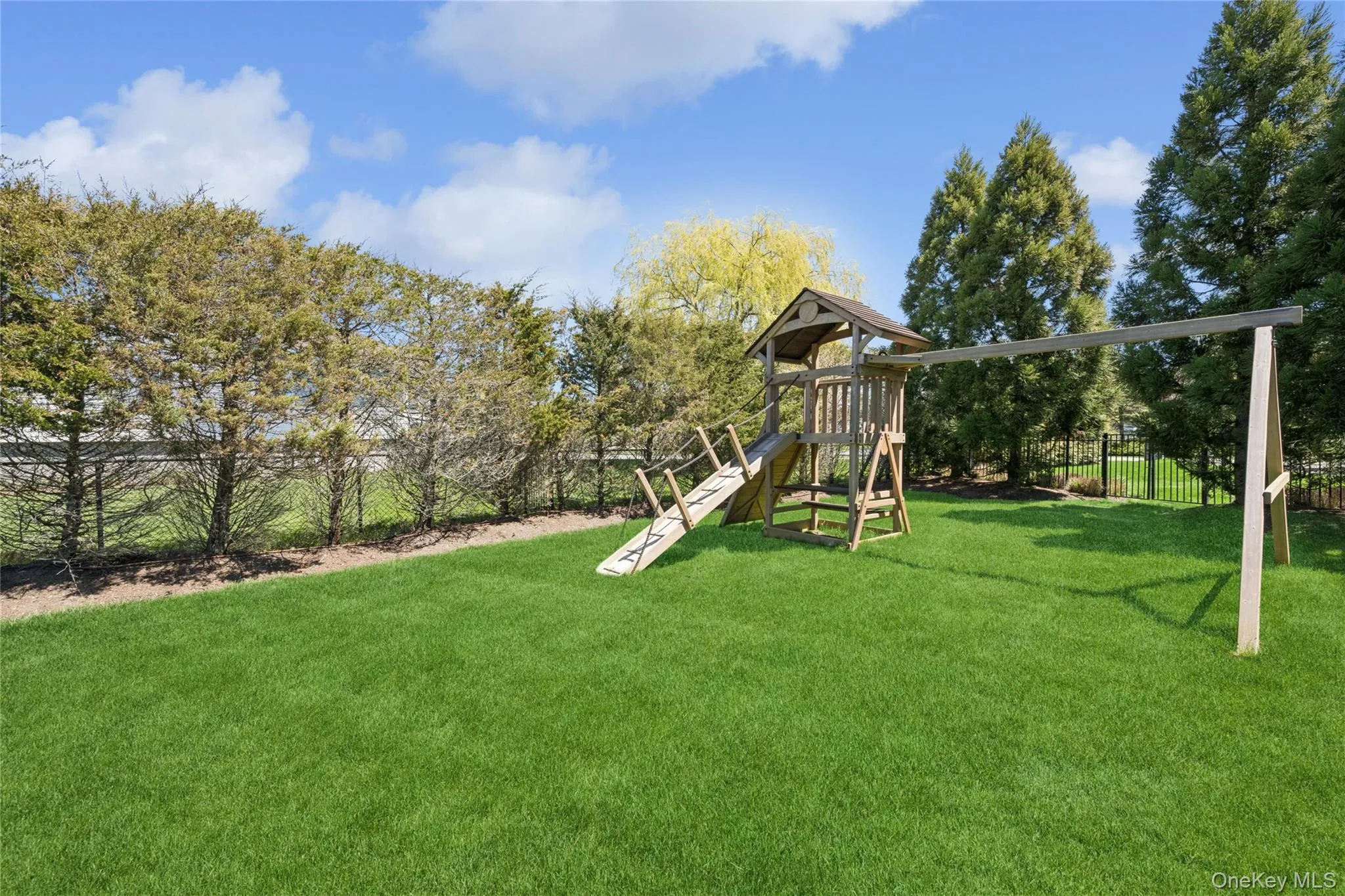 23 Meadow Lane, Southampton, NY, 5 Bedrooms Bedrooms, 10 Rooms Rooms,4 BathroomsBathrooms,Residential Lease,For Rent,Meadow,0,962550 23 Meadow Lane, Southampton, NY, 5 Bedrooms Bedrooms, 10 Rooms Rooms,4 BathroomsBathrooms,Residential Lease,For Rent,Meadow,0,962550