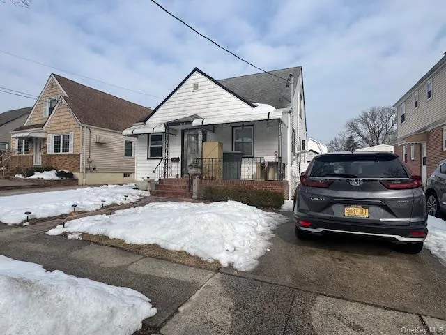 516 1st Street, North Hempstead, NY, 3 Bedrooms Bedrooms, 6 Rooms Rooms,1 BathroomBathrooms,Residential Lease,For Rent,1st,0,962620 516 1st Street, North Hempstead, NY, 3 Bedrooms Bedrooms, 6 Rooms Rooms,1 BathroomBathrooms,Residential Lease,For Rent,1st,0,962620