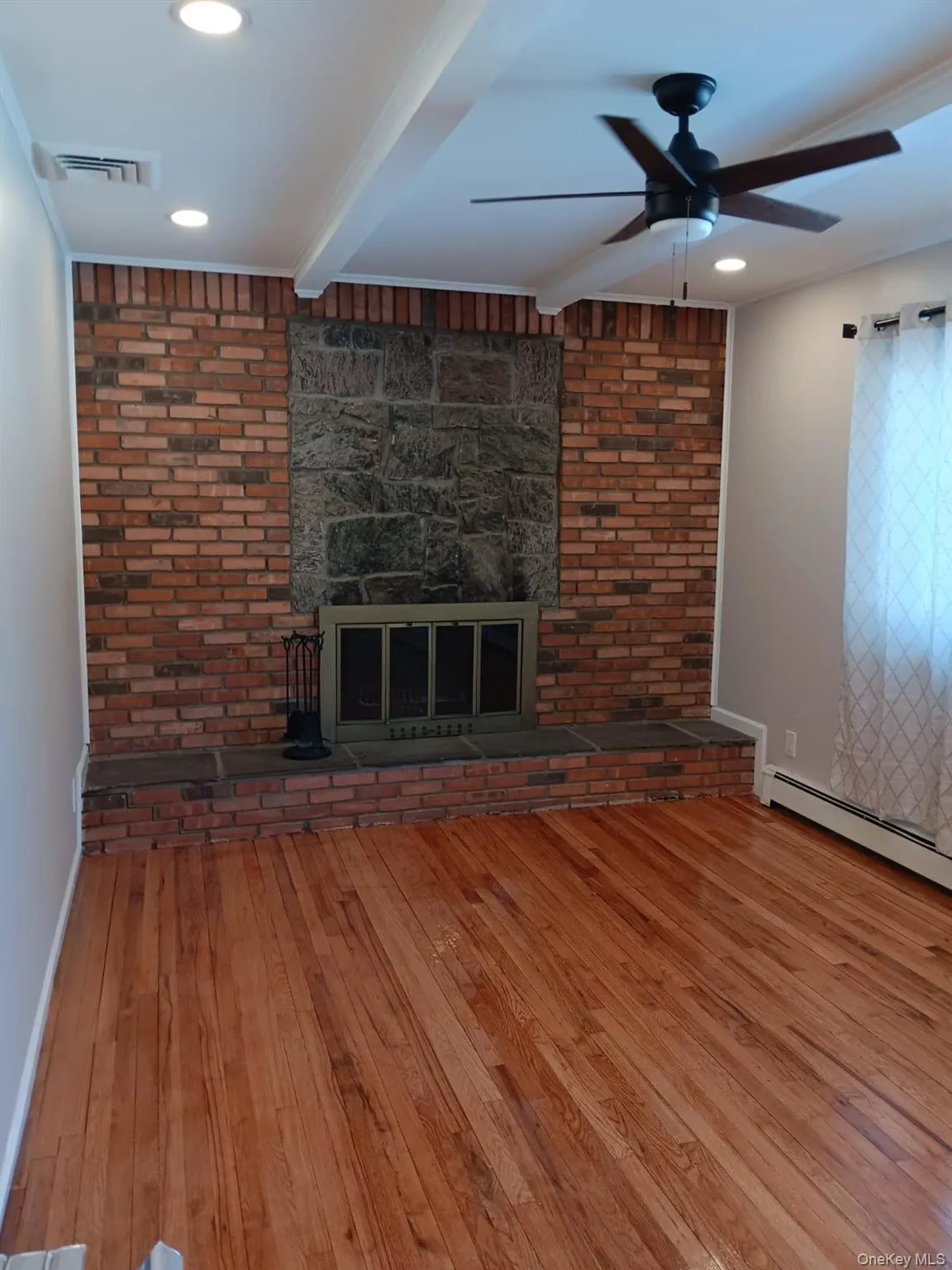 150 Albany Avenue, West Babylon, NY, 3 Bedrooms Bedrooms, 7 Rooms Rooms,1 BathroomBathrooms,Residential Lease,For Rent,Albany,0,962629 150 Albany Avenue, West Babylon, NY, 3 Bedrooms Bedrooms, 7 Rooms Rooms,1 BathroomBathrooms,Residential Lease,For Rent,Albany,0,962629