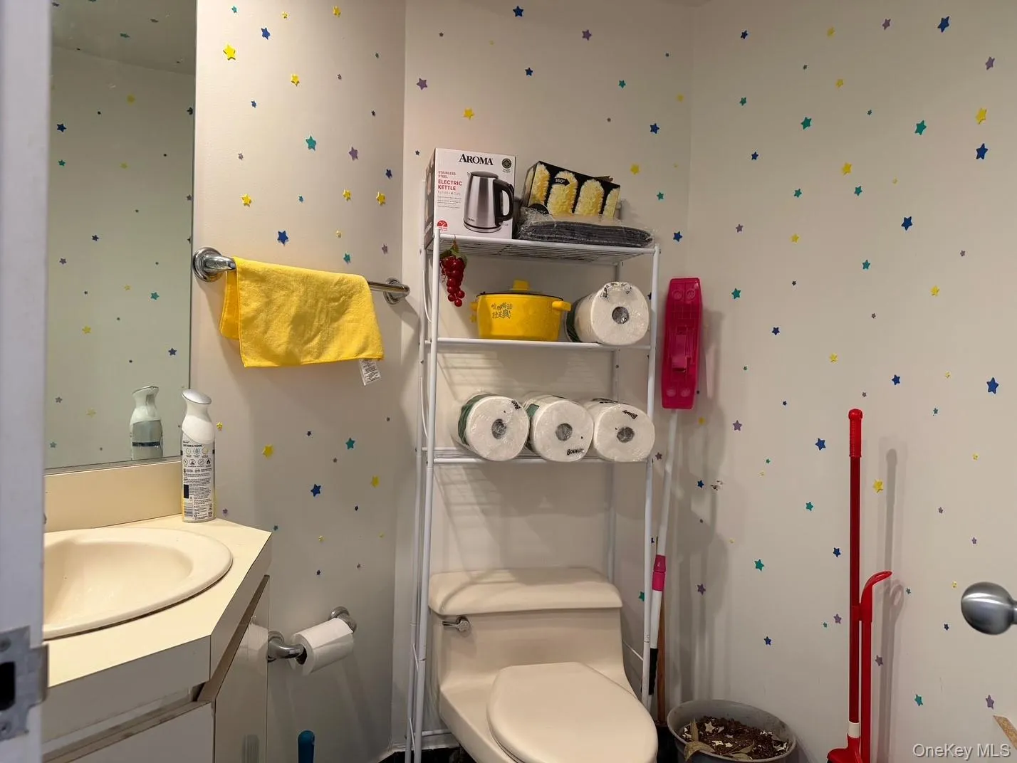 88 Cuttermill Road, North Hempstead, NY, 1 Bedroom Bedrooms, 4 Rooms Rooms,1 BathroomBathrooms,Residential Lease,For Rent,Cuttermill,0,962652 88 Cuttermill Road, North Hempstead, NY, 1 Bedroom Bedrooms, 4 Rooms Rooms,1 BathroomBathrooms,Residential Lease,For Rent,Cuttermill,0,962652