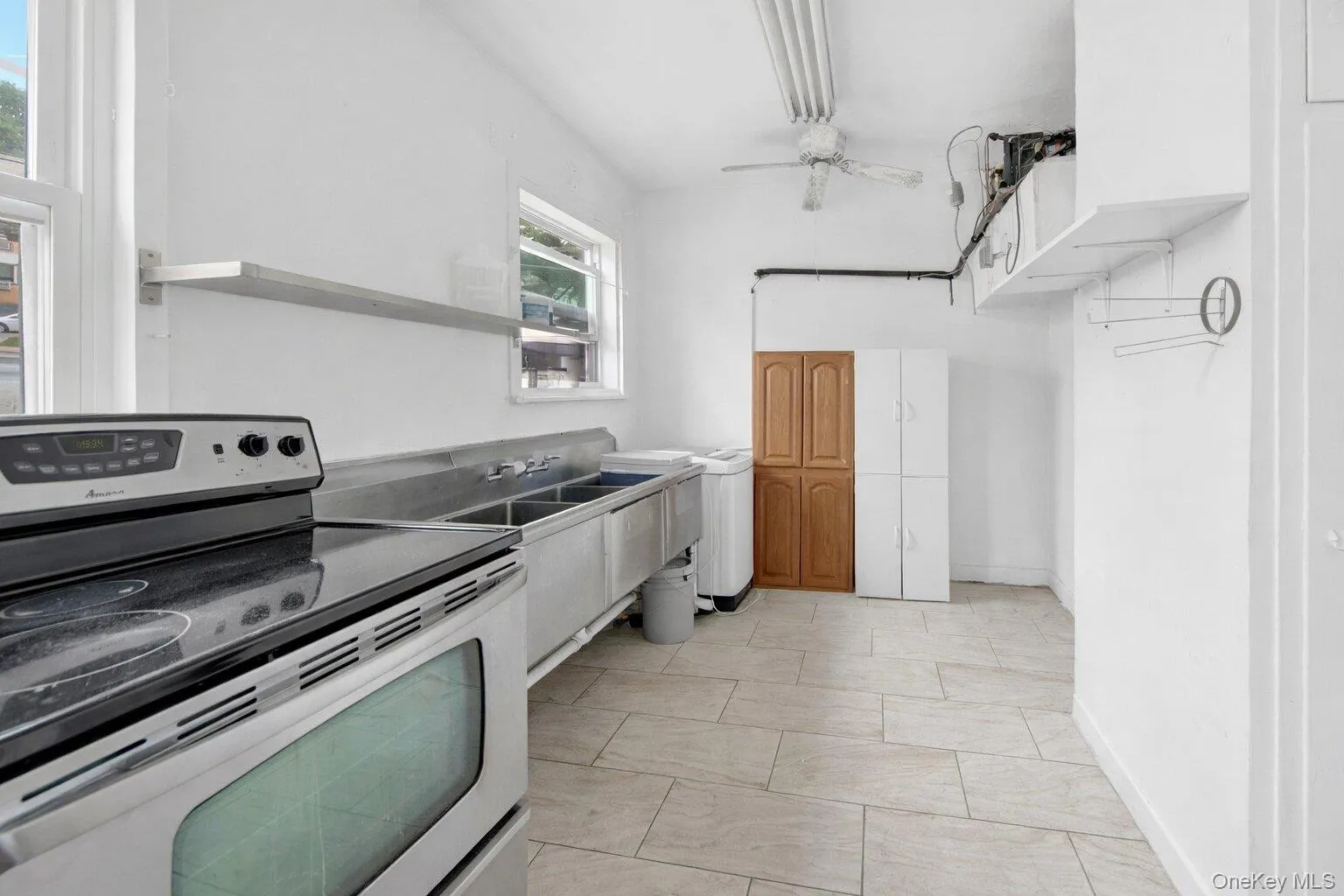 53 Lockwood Avenue, Yonkers, NY, ,Commercial Lease,For Rent,Lockwood,0,962725 53 Lockwood Avenue, Yonkers, NY, ,Commercial Lease,For Rent,Lockwood,0,962725