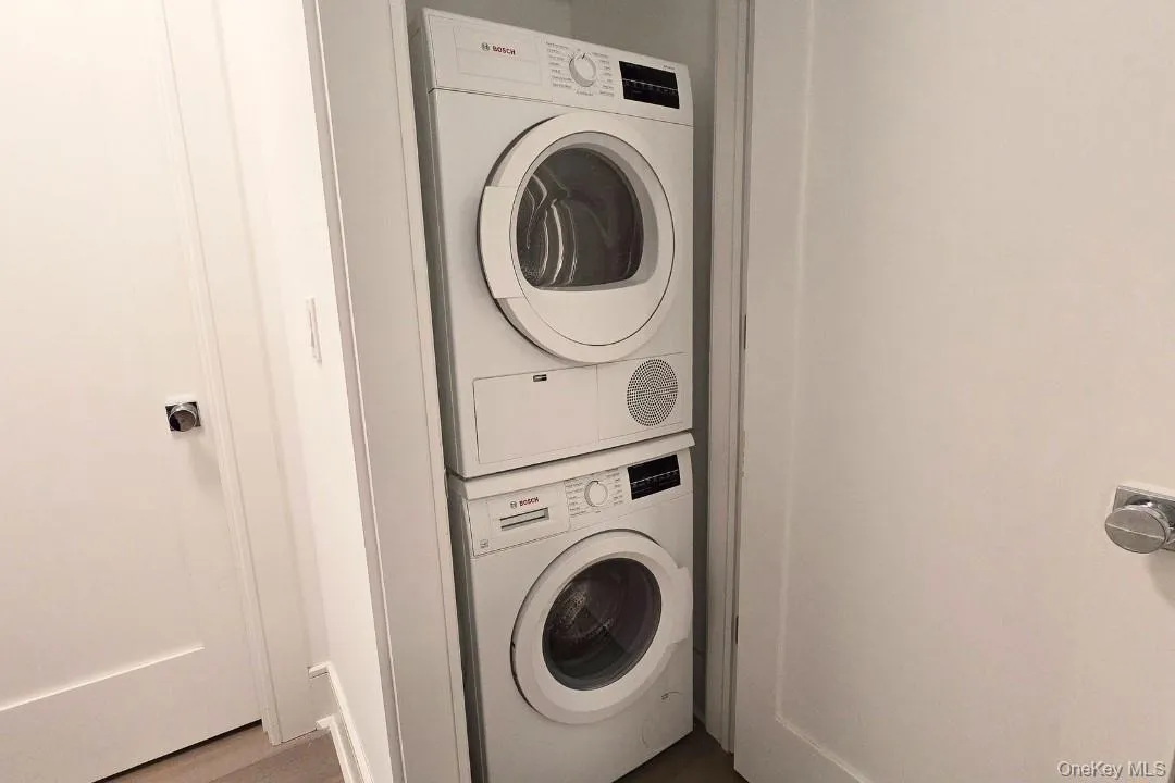 14809 Northern Boulevard, New York, NY, 2 Bedrooms Bedrooms, 4 Rooms Rooms,1 BathroomBathrooms,Residential Lease,For Rent,Northern,0,962781 14809 Northern Boulevard, New York, NY, 2 Bedrooms Bedrooms, 4 Rooms Rooms,1 BathroomBathrooms,Residential Lease,For Rent,Northern,0,962781