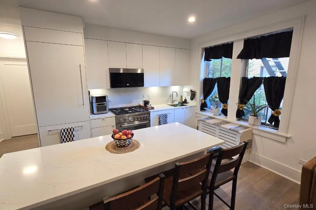 14809 Northern Boulevard, New York, NY, 2 Bedrooms Bedrooms, 4 Rooms Rooms,1 BathroomBathrooms,Residential Lease,For Rent,Northern,0,962781 14809 Northern Boulevard, New York, NY, 2 Bedrooms Bedrooms, 4 Rooms Rooms,1 BathroomBathrooms,Residential Lease,For Rent,Northern,0,962781