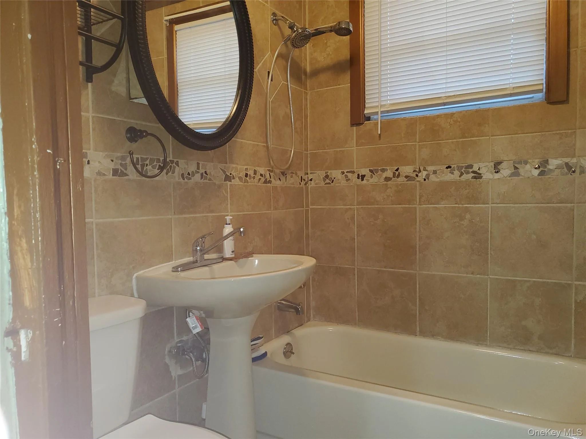 72 Lander Street, Newburgh (city), NY, 3 Bedrooms Bedrooms, 8 Rooms Rooms,1 BathroomBathrooms,Residential,For Rent,Lander,0,962794 72 Lander Street, Newburgh (city), NY, 3 Bedrooms Bedrooms, 8 Rooms Rooms,1 BathroomBathrooms,Residential,For Rent,Lander,0,962794