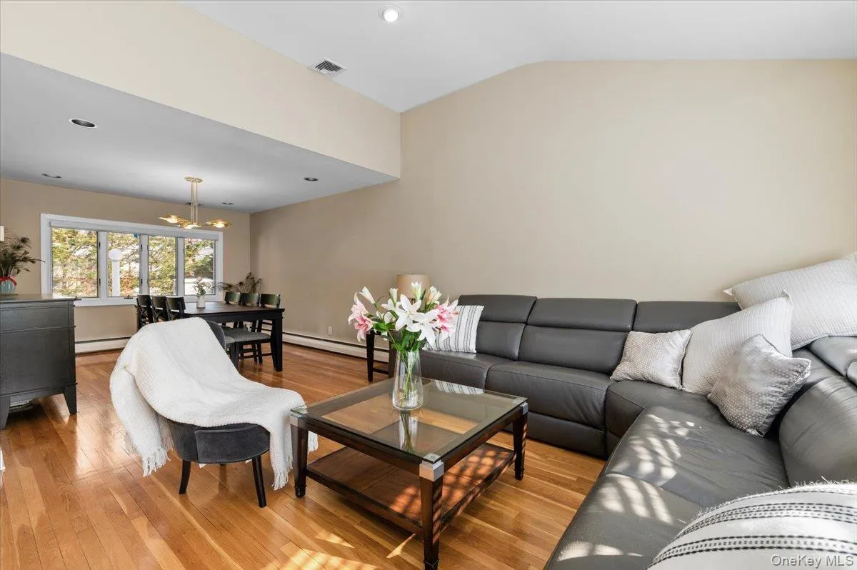 32 Middle Lane, Oyster Bay, NY, 5 Bedrooms Bedrooms, 9 Rooms Rooms,3 BathroomsBathrooms,Residential,For Rent,Middle,0,962802 32 Middle Lane, Oyster Bay, NY, 5 Bedrooms Bedrooms, 9 Rooms Rooms,3 BathroomsBathrooms,Residential,For Rent,Middle,0,962802