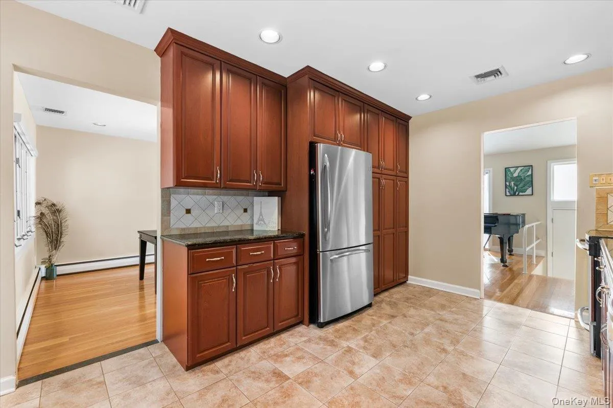32 Middle Lane, Oyster Bay, NY, 5 Bedrooms Bedrooms, 9 Rooms Rooms,3 BathroomsBathrooms,Residential,For Rent,Middle,0,962802 32 Middle Lane, Oyster Bay, NY, 5 Bedrooms Bedrooms, 9 Rooms Rooms,3 BathroomsBathrooms,Residential,For Rent,Middle,0,962802