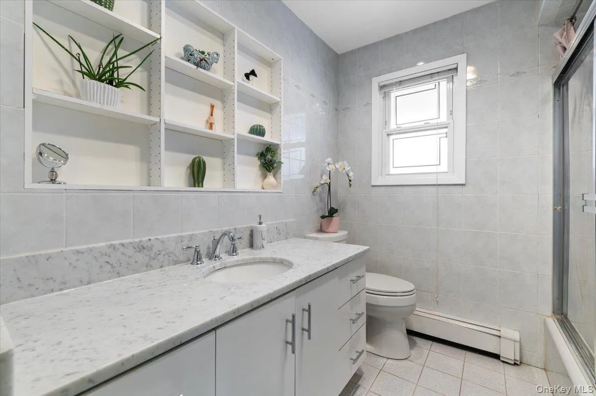 32 Middle Lane, Oyster Bay, NY, 5 Bedrooms Bedrooms, 9 Rooms Rooms,3 BathroomsBathrooms,Residential,For Rent,Middle,0,962802 32 Middle Lane, Oyster Bay, NY, 5 Bedrooms Bedrooms, 9 Rooms Rooms,3 BathroomsBathrooms,Residential,For Rent,Middle,0,962802