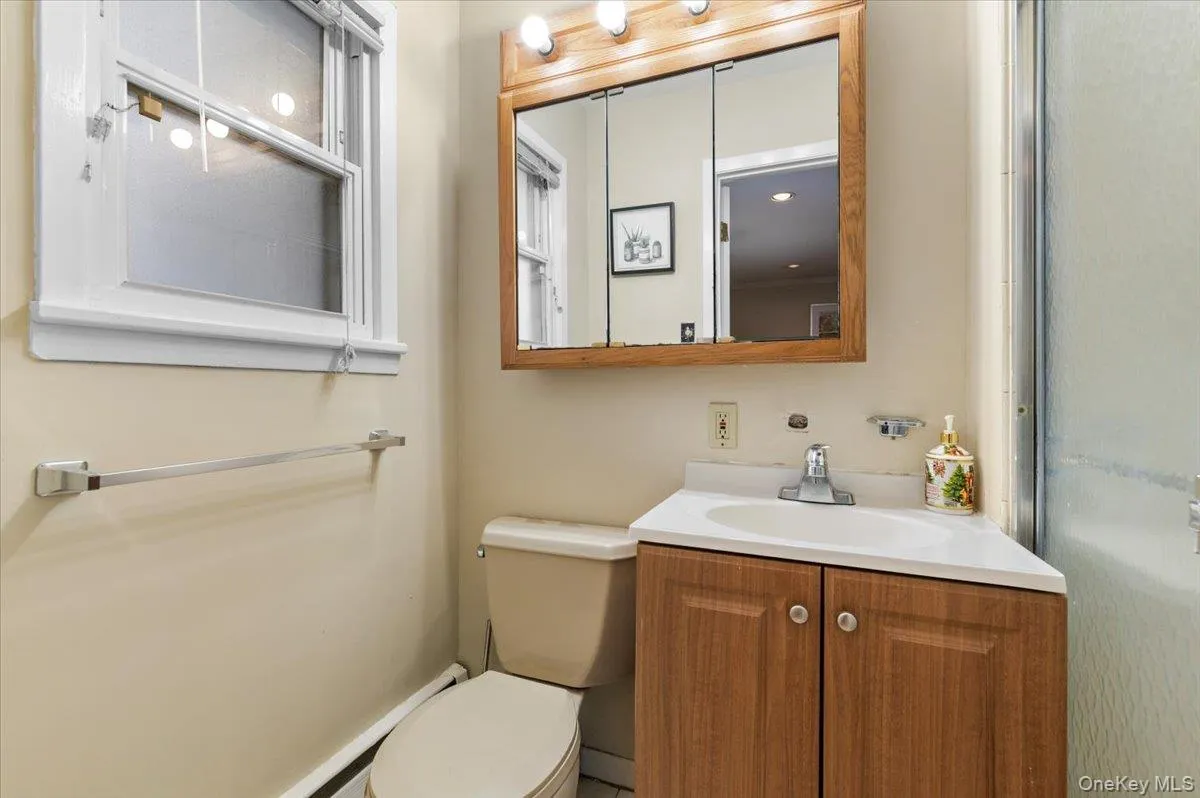 32 Middle Lane, Oyster Bay, NY, 5 Bedrooms Bedrooms, 9 Rooms Rooms,3 BathroomsBathrooms,Residential,For Rent,Middle,0,962802 32 Middle Lane, Oyster Bay, NY, 5 Bedrooms Bedrooms, 9 Rooms Rooms,3 BathroomsBathrooms,Residential,For Rent,Middle,0,962802