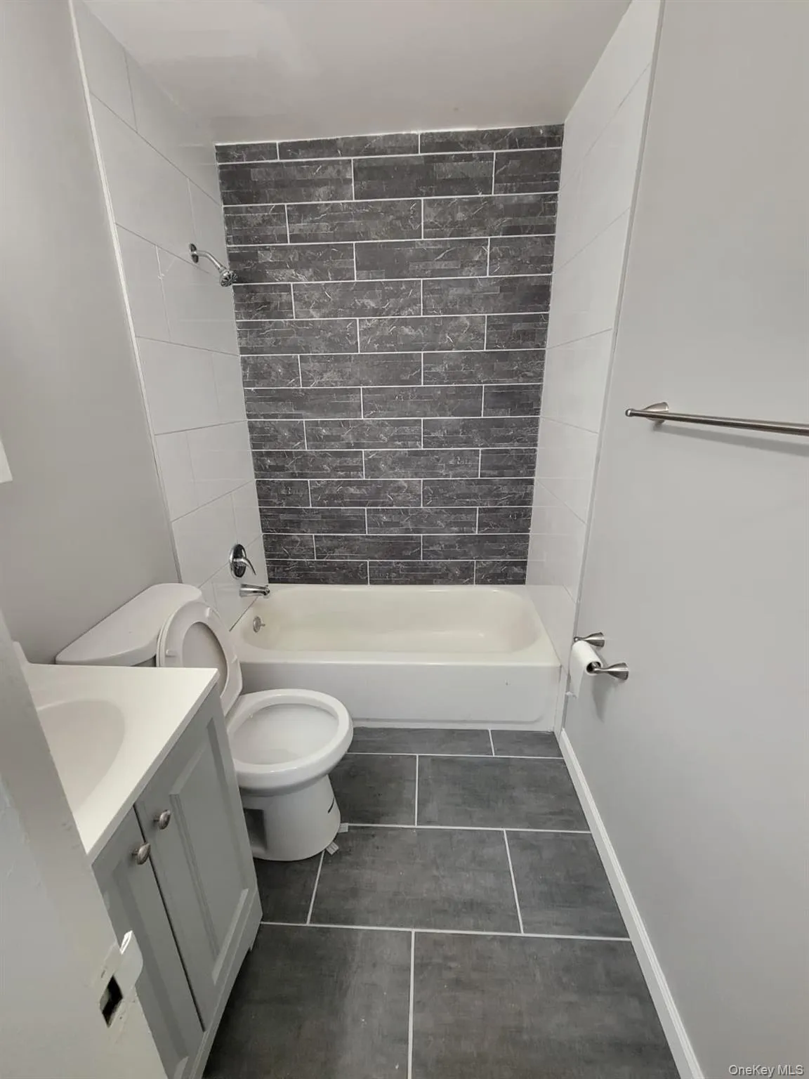 92 Fitzgerald Drive, Middletown, NY, 1 Bedroom Bedrooms, 3 Rooms Rooms,1 BathroomBathrooms,Residential Lease,For Rent,Fitzgerald,0,962803 92 Fitzgerald Drive, Middletown, NY, 1 Bedroom Bedrooms, 3 Rooms Rooms,1 BathroomBathrooms,Residential Lease,For Rent,Fitzgerald,0,962803