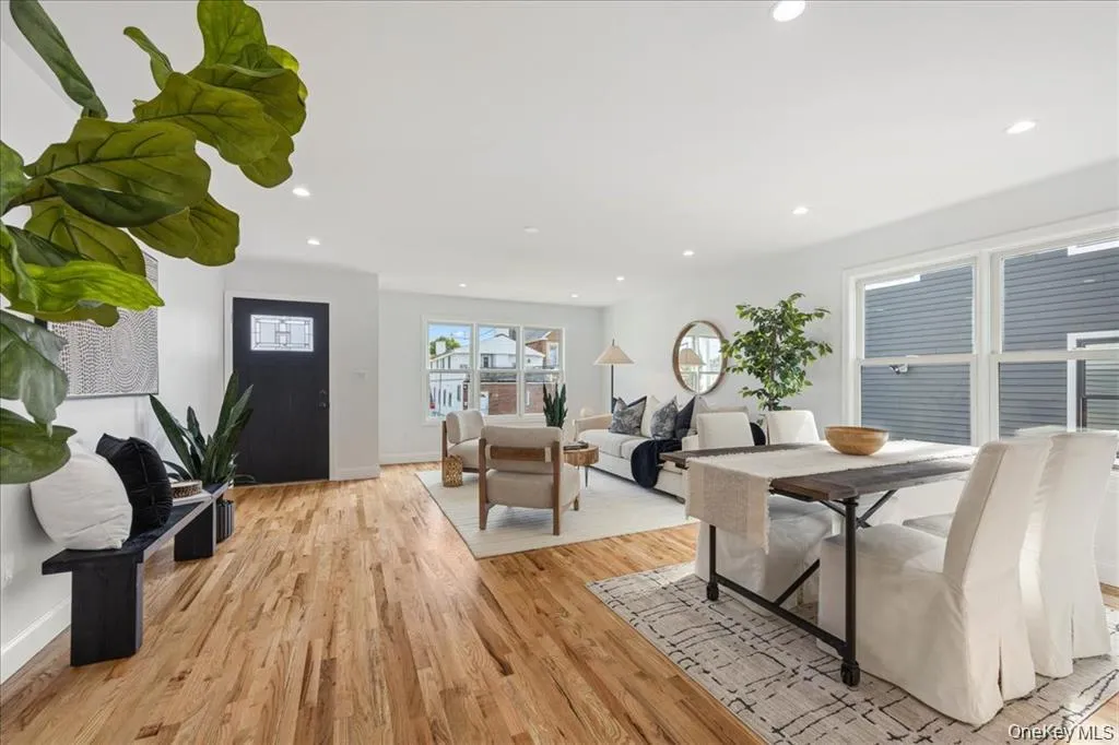 93 Thurton Place, Yonkers, NY, 3 Bedrooms Bedrooms, 8 Rooms Rooms,4 BathroomsBathrooms,Residential Lease,For Rent,Thurton,0,962817 93 Thurton Place, Yonkers, NY, 3 Bedrooms Bedrooms, 8 Rooms Rooms,4 BathroomsBathrooms,Residential Lease,For Rent,Thurton,0,962817