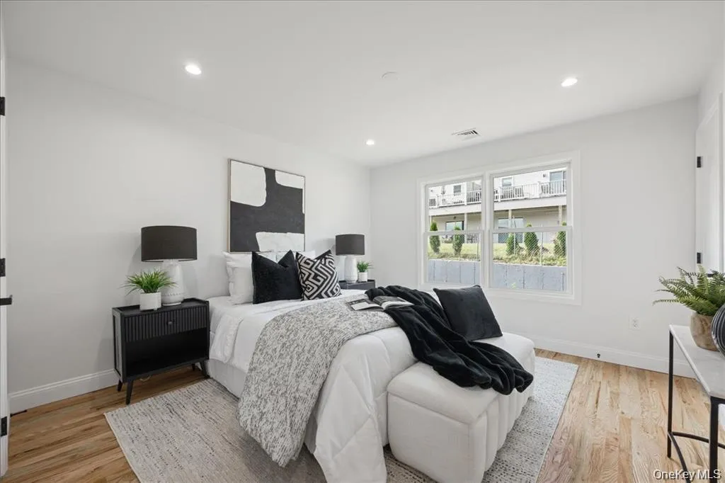 93 Thurton Place, Yonkers, NY, 3 Bedrooms Bedrooms, 8 Rooms Rooms,4 BathroomsBathrooms,Residential Lease,For Rent,Thurton,0,962817 93 Thurton Place, Yonkers, NY, 3 Bedrooms Bedrooms, 8 Rooms Rooms,4 BathroomsBathrooms,Residential Lease,For Rent,Thurton,0,962817