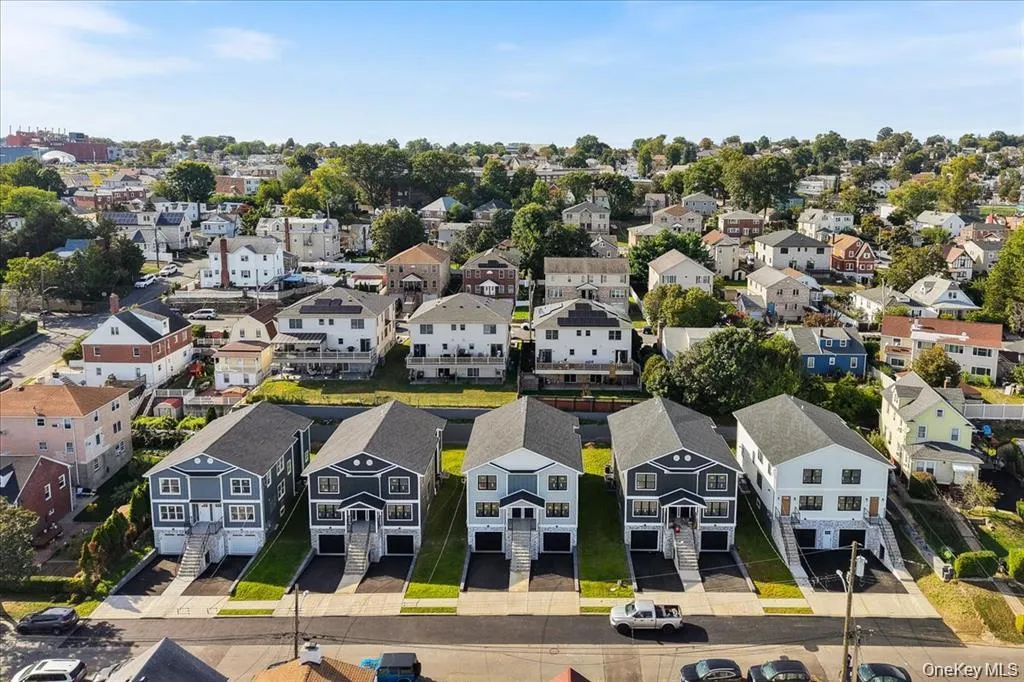 93 Thurton Place, Yonkers, NY, 3 Bedrooms Bedrooms, 8 Rooms Rooms,4 BathroomsBathrooms,Residential Lease,For Rent,Thurton,0,962817 93 Thurton Place, Yonkers, NY, 3 Bedrooms Bedrooms, 8 Rooms Rooms,4 BathroomsBathrooms,Residential Lease,For Rent,Thurton,0,962817