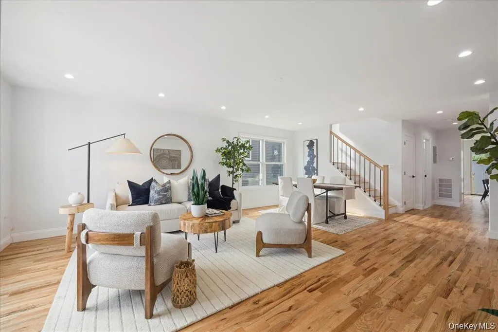93 Thurton Place, Yonkers, NY, 3 Bedrooms Bedrooms, 8 Rooms Rooms,4 BathroomsBathrooms,Residential Lease,For Rent,Thurton,0,962836 93 Thurton Place, Yonkers, NY, 3 Bedrooms Bedrooms, 8 Rooms Rooms,4 BathroomsBathrooms,Residential Lease,For Rent,Thurton,0,962836