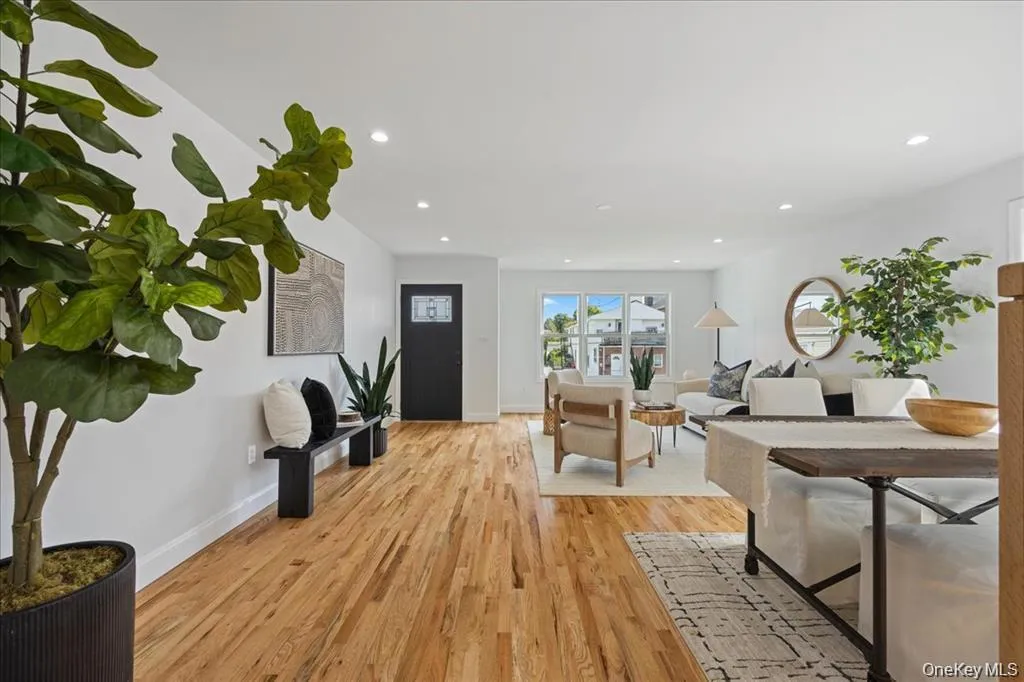 93 Thurton Place, Yonkers, NY, 3 Bedrooms Bedrooms, 8 Rooms Rooms,4 BathroomsBathrooms,Residential Lease,For Rent,Thurton,0,962836 93 Thurton Place, Yonkers, NY, 3 Bedrooms Bedrooms, 8 Rooms Rooms,4 BathroomsBathrooms,Residential Lease,For Rent,Thurton,0,962836