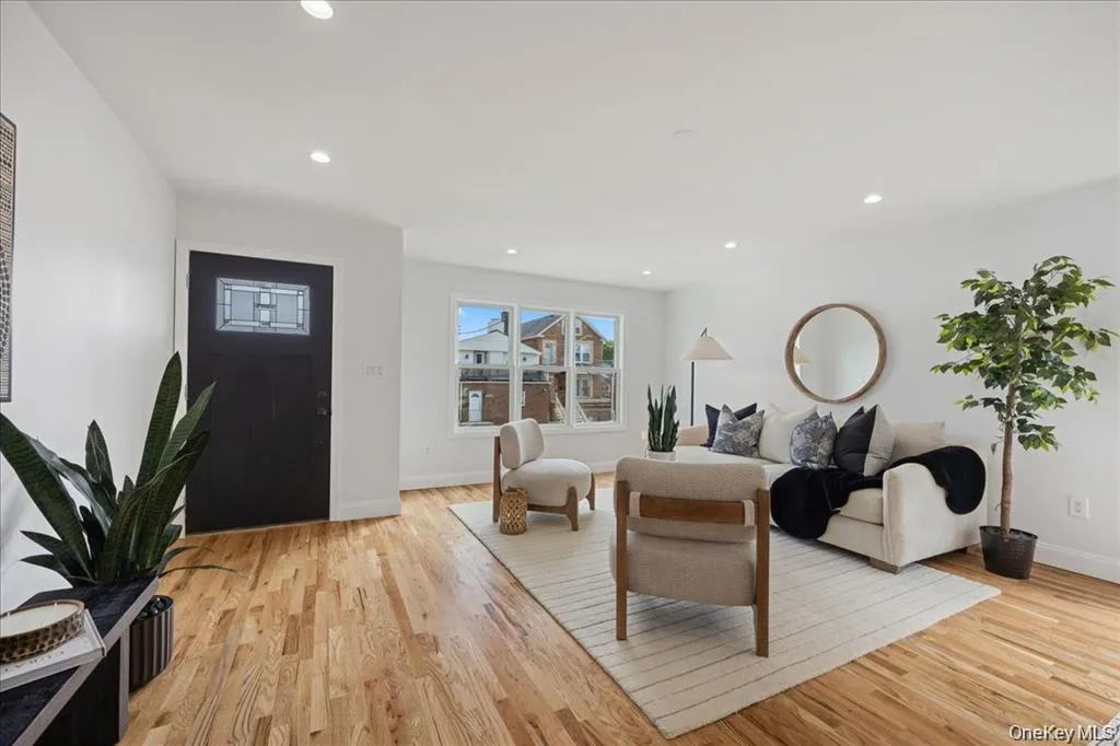 93 Thurton Place, Yonkers, NY, 3 Bedrooms Bedrooms, 8 Rooms Rooms,4 BathroomsBathrooms,Residential Lease,For Rent,Thurton,0,962836 93 Thurton Place, Yonkers, NY, 3 Bedrooms Bedrooms, 8 Rooms Rooms,4 BathroomsBathrooms,Residential Lease,For Rent,Thurton,0,962836