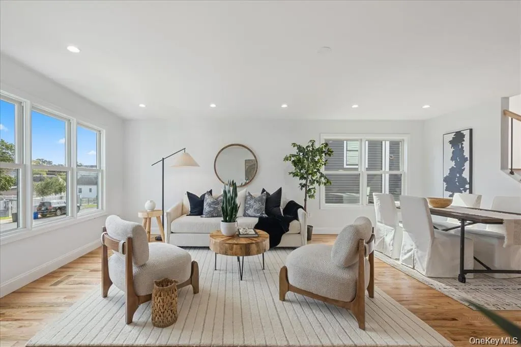 93 Thurton Place, Yonkers, NY, 3 Bedrooms Bedrooms, 8 Rooms Rooms,4 BathroomsBathrooms,Residential Lease,For Rent,Thurton,0,962836 93 Thurton Place, Yonkers, NY, 3 Bedrooms Bedrooms, 8 Rooms Rooms,4 BathroomsBathrooms,Residential Lease,For Rent,Thurton,0,962836