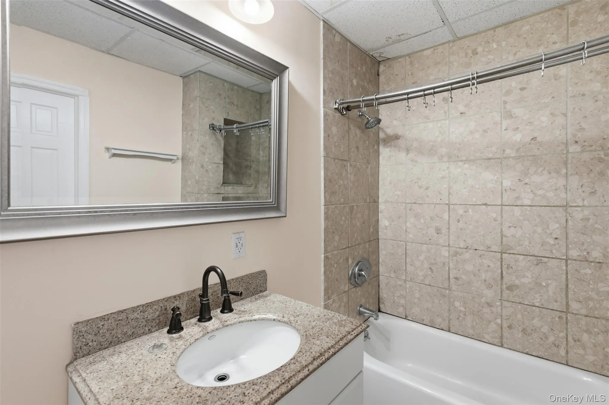 248 Depew Avenue, Clarkstown, NY, 2 Bedrooms Bedrooms, 5 Rooms Rooms,1 BathroomBathrooms,Residential Lease,For Rent,Depew,0,962857 248 Depew Avenue, Clarkstown, NY, 2 Bedrooms Bedrooms, 5 Rooms Rooms,1 BathroomBathrooms,Residential Lease,For Rent,Depew,0,962857