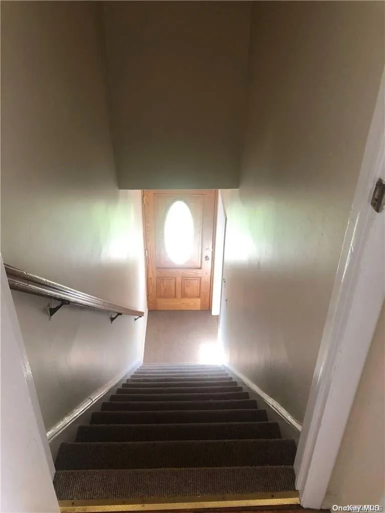 220 Pershing Parkway, North Hempstead, NY, 3 Bedrooms Bedrooms, 8 Rooms Rooms,2 BathroomsBathrooms,Residential Lease,For Rent,Pershing,0,962874 220 Pershing Parkway, North Hempstead, NY, 3 Bedrooms Bedrooms, 8 Rooms Rooms,2 BathroomsBathrooms,Residential Lease,For Rent,Pershing,0,962874