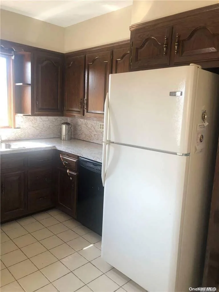 220 Pershing Parkway, North Hempstead, NY, 3 Bedrooms Bedrooms, 8 Rooms Rooms,2 BathroomsBathrooms,Residential Lease,For Rent,Pershing,0,962874 220 Pershing Parkway, North Hempstead, NY, 3 Bedrooms Bedrooms, 8 Rooms Rooms,2 BathroomsBathrooms,Residential Lease,For Rent,Pershing,0,962874