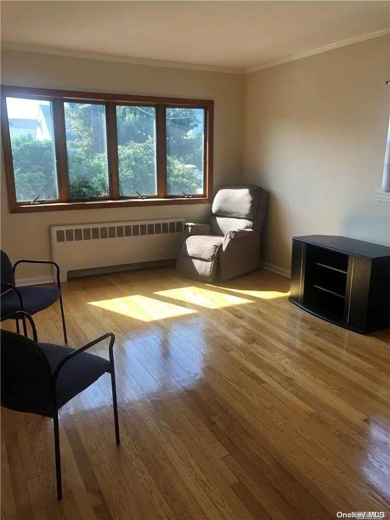 220 Pershing Parkway, North Hempstead, NY, 3 Bedrooms Bedrooms, 8 Rooms Rooms,2 BathroomsBathrooms,Residential Lease,For Rent,Pershing,0,962874 220 Pershing Parkway, North Hempstead, NY, 3 Bedrooms Bedrooms, 8 Rooms Rooms,2 BathroomsBathrooms,Residential Lease,For Rent,Pershing,0,962874