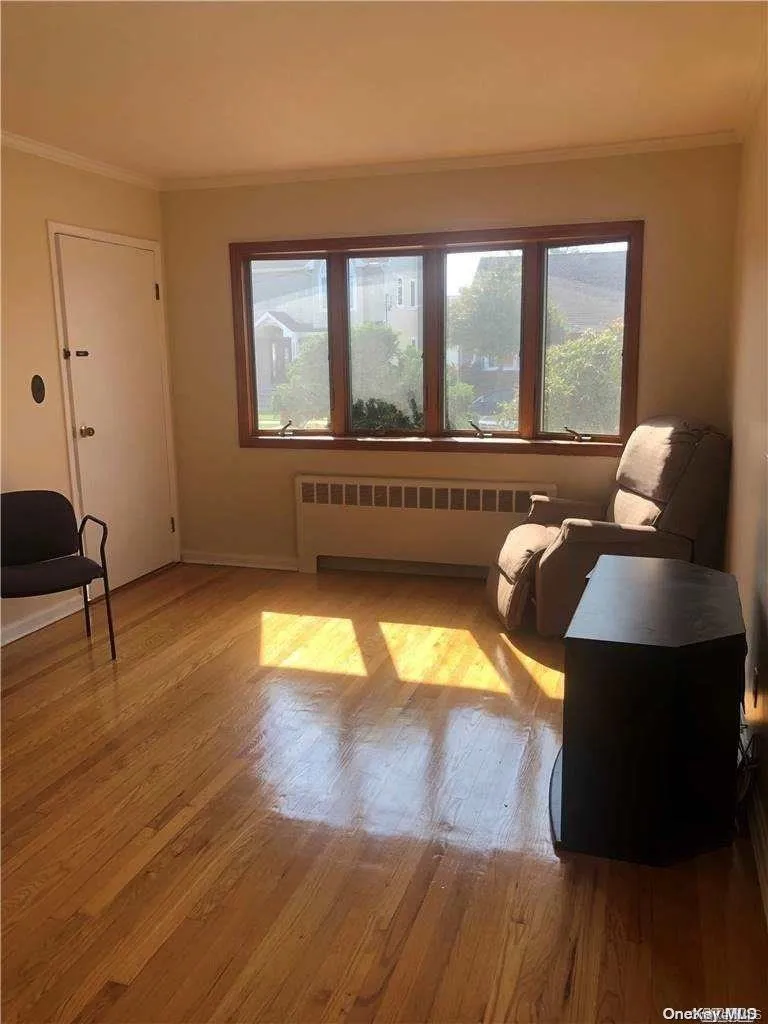 220 Pershing Parkway, North Hempstead, NY, 3 Bedrooms Bedrooms, 8 Rooms Rooms,2 BathroomsBathrooms,Residential Lease,For Rent,Pershing,0,962874 220 Pershing Parkway, North Hempstead, NY, 3 Bedrooms Bedrooms, 8 Rooms Rooms,2 BathroomsBathrooms,Residential Lease,For Rent,Pershing,0,962874