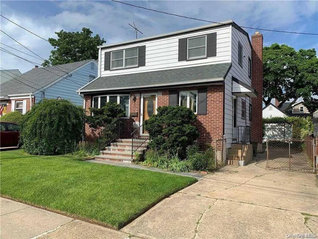 220 Pershing Parkway, North Hempstead, NY, 3 Bedrooms Bedrooms, 8 Rooms Rooms,2 BathroomsBathrooms,Residential Lease,For Rent,Pershing,0,962874 220 Pershing Parkway, North Hempstead, NY, 3 Bedrooms Bedrooms, 8 Rooms Rooms,2 BathroomsBathrooms,Residential Lease,For Rent,Pershing,0,962874