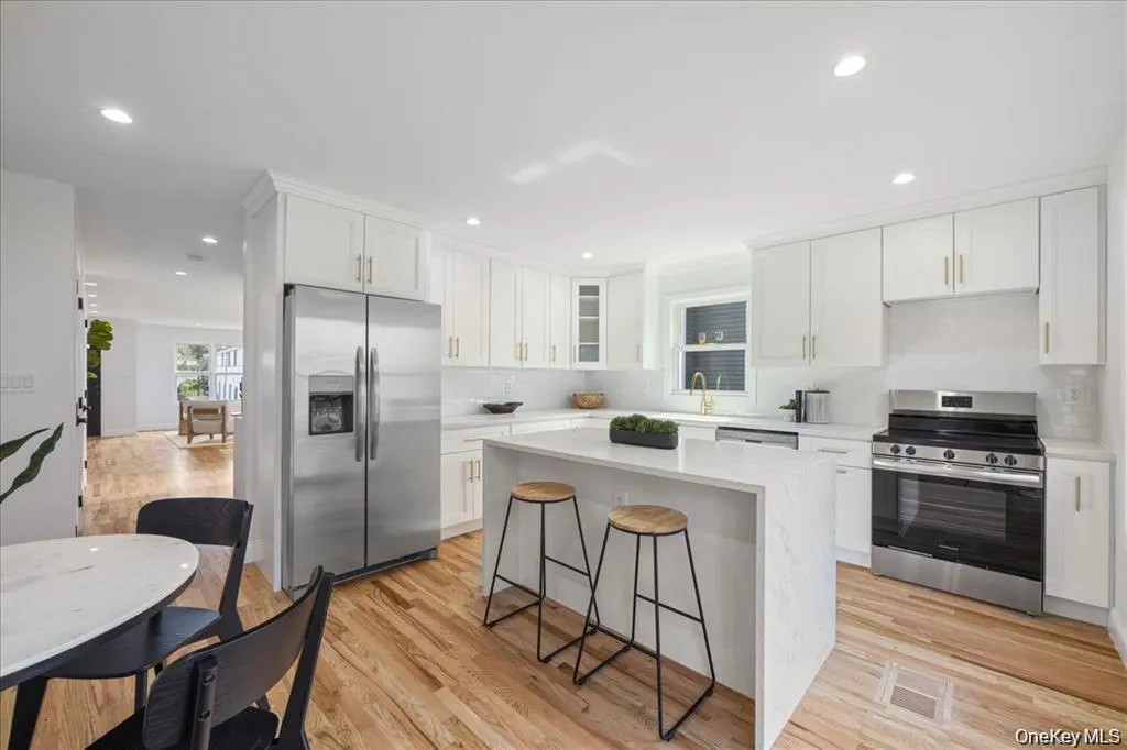101 Thurton Place, Yonkers, NY, 3 Bedrooms Bedrooms, 8 Rooms Rooms,4 BathroomsBathrooms,Residential Lease,For Rent,Thurton,0,962890 101 Thurton Place, Yonkers, NY, 3 Bedrooms Bedrooms, 8 Rooms Rooms,4 BathroomsBathrooms,Residential Lease,For Rent,Thurton,0,962890