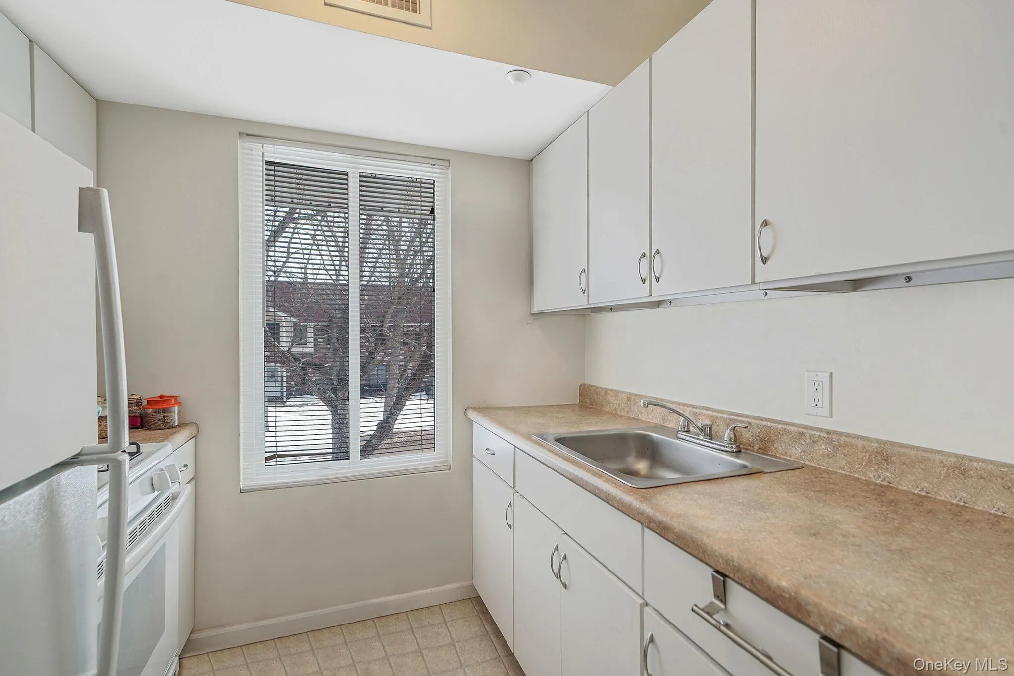 30 El Camino Ct, Brookhaven, NY, 1 Bedroom Bedrooms, 4 Rooms Rooms,1 BathroomBathrooms,Residential,For Rent,El Camino Ct,0,962895 30 El Camino Ct, Brookhaven, NY, 1 Bedroom Bedrooms, 4 Rooms Rooms,1 BathroomBathrooms,Residential,For Rent,El Camino Ct,0,962895