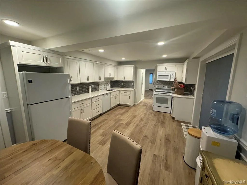 28 Lakeview Drive, Somers, NY, 1 Bedroom Bedrooms, 4 Rooms Rooms,1 BathroomBathrooms,Residential Lease,For Rent,Lakeview,0,962897 28 Lakeview Drive, Somers, NY, 1 Bedroom Bedrooms, 4 Rooms Rooms,1 BathroomBathrooms,Residential Lease,For Rent,Lakeview,0,962897