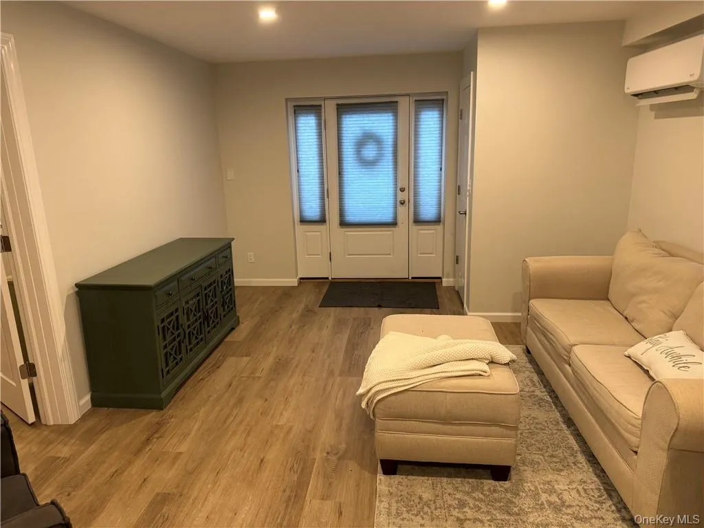 28 Lakeview Drive, Somers, NY, 1 Bedroom Bedrooms, 4 Rooms Rooms,1 BathroomBathrooms,Residential Lease,For Rent,Lakeview,0,962897 28 Lakeview Drive, Somers, NY, 1 Bedroom Bedrooms, 4 Rooms Rooms,1 BathroomBathrooms,Residential Lease,For Rent,Lakeview,0,962897