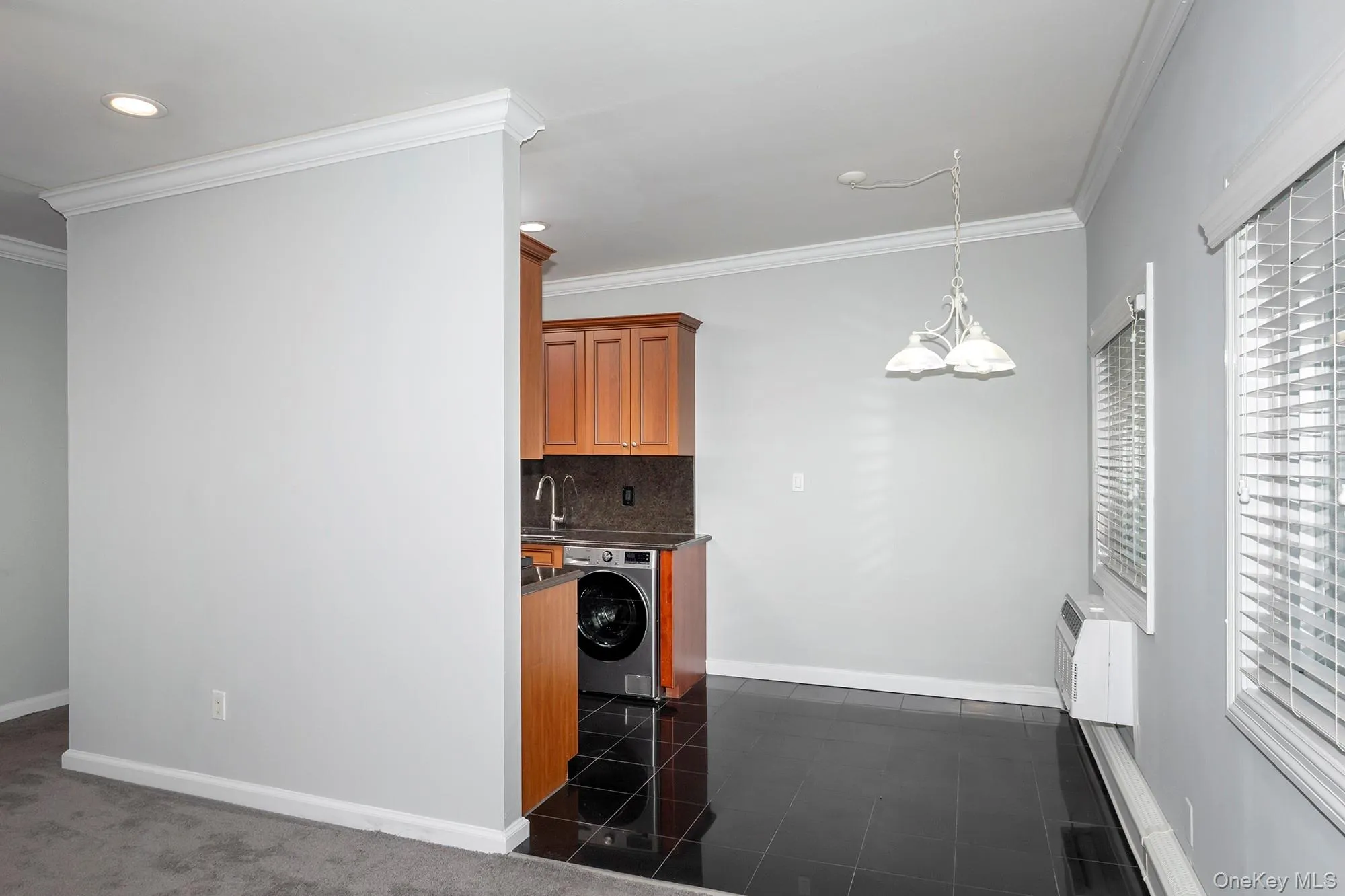 427 Main Street, Huntington, NY, 1 Bedroom Bedrooms, 4 Rooms Rooms,1 BathroomBathrooms,Residential Lease,For Rent,Main,0,962898 427 Main Street, Huntington, NY, 1 Bedroom Bedrooms, 4 Rooms Rooms,1 BathroomBathrooms,Residential Lease,For Rent,Main,0,962898