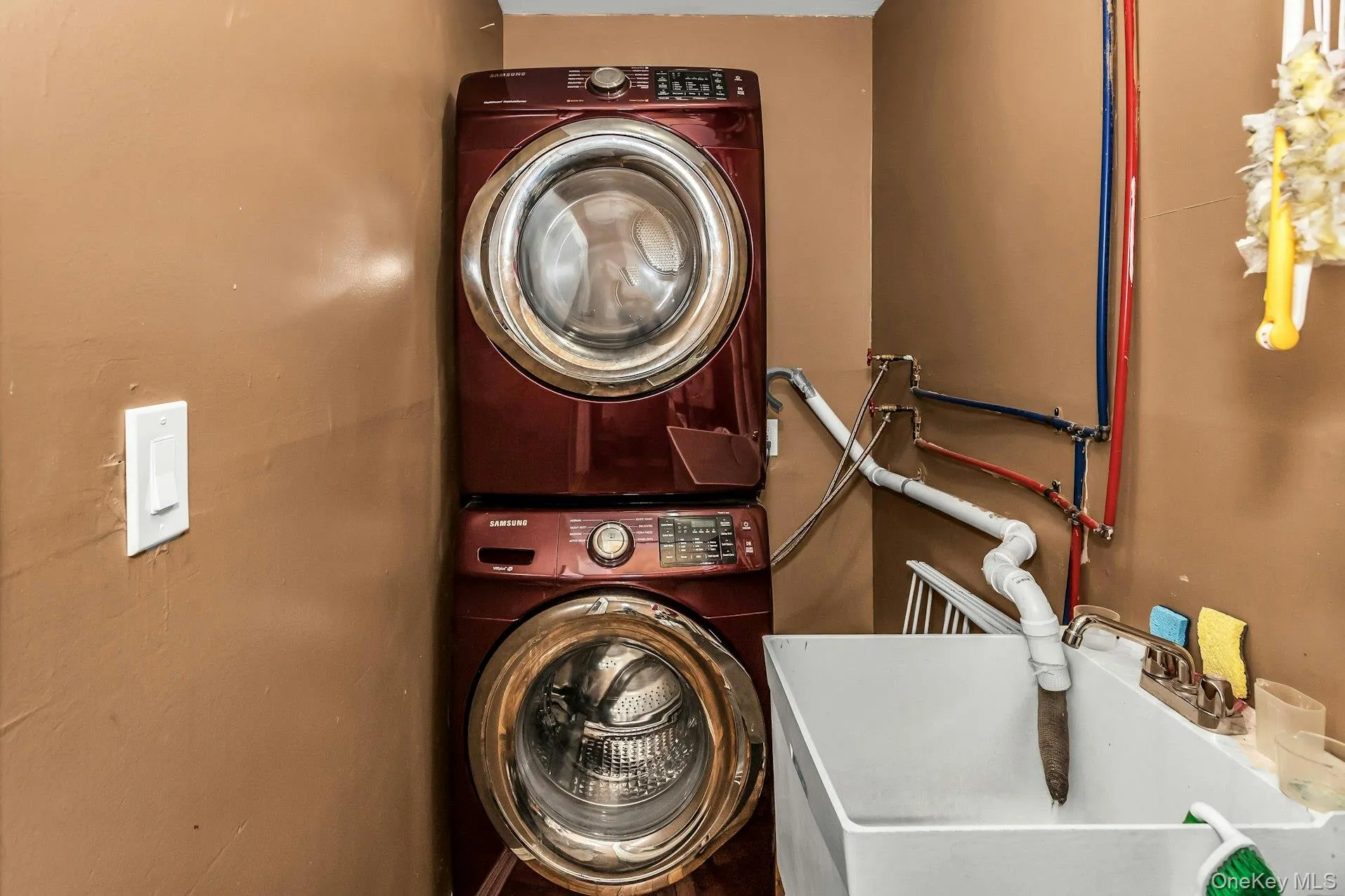 3579 Wyanet Street, Hempstead, NY, 3 Bedrooms Bedrooms, 5 Rooms Rooms,1 BathroomBathrooms,Residential,For Rent,Wyanet,0,962928 3579 Wyanet Street, Hempstead, NY, 3 Bedrooms Bedrooms, 5 Rooms Rooms,1 BathroomBathrooms,Residential,For Rent,Wyanet,0,962928