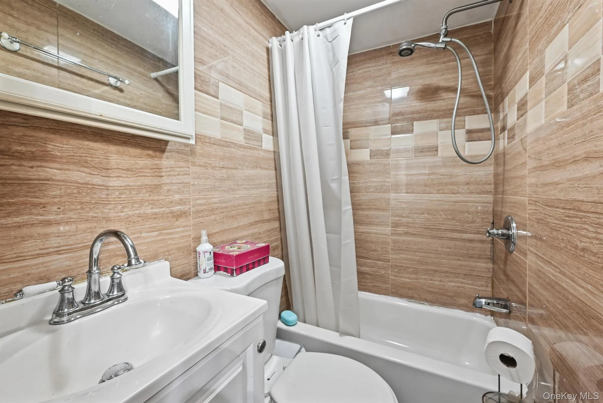 93-19 201st Street, New York, NY, 3 Bedrooms Bedrooms, 8 Rooms Rooms,2 BathroomsBathrooms,Residential,For Rent,201st,0,962930 93-19 201st Street, New York, NY, 3 Bedrooms Bedrooms, 8 Rooms Rooms,2 BathroomsBathrooms,Residential,For Rent,201st,0,962930