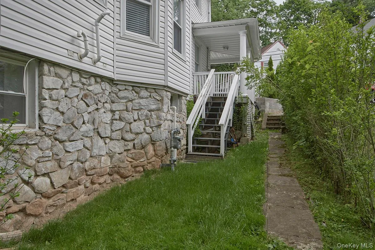 16 Park Avenue, White Plains, NY, 3 Bedrooms Bedrooms, 7 Rooms Rooms,2 BathroomsBathrooms,Residential,For Rent,Park,0,962949 16 Park Avenue, White Plains, NY, 3 Bedrooms Bedrooms, 7 Rooms Rooms,2 BathroomsBathrooms,Residential,For Rent,Park,0,962949