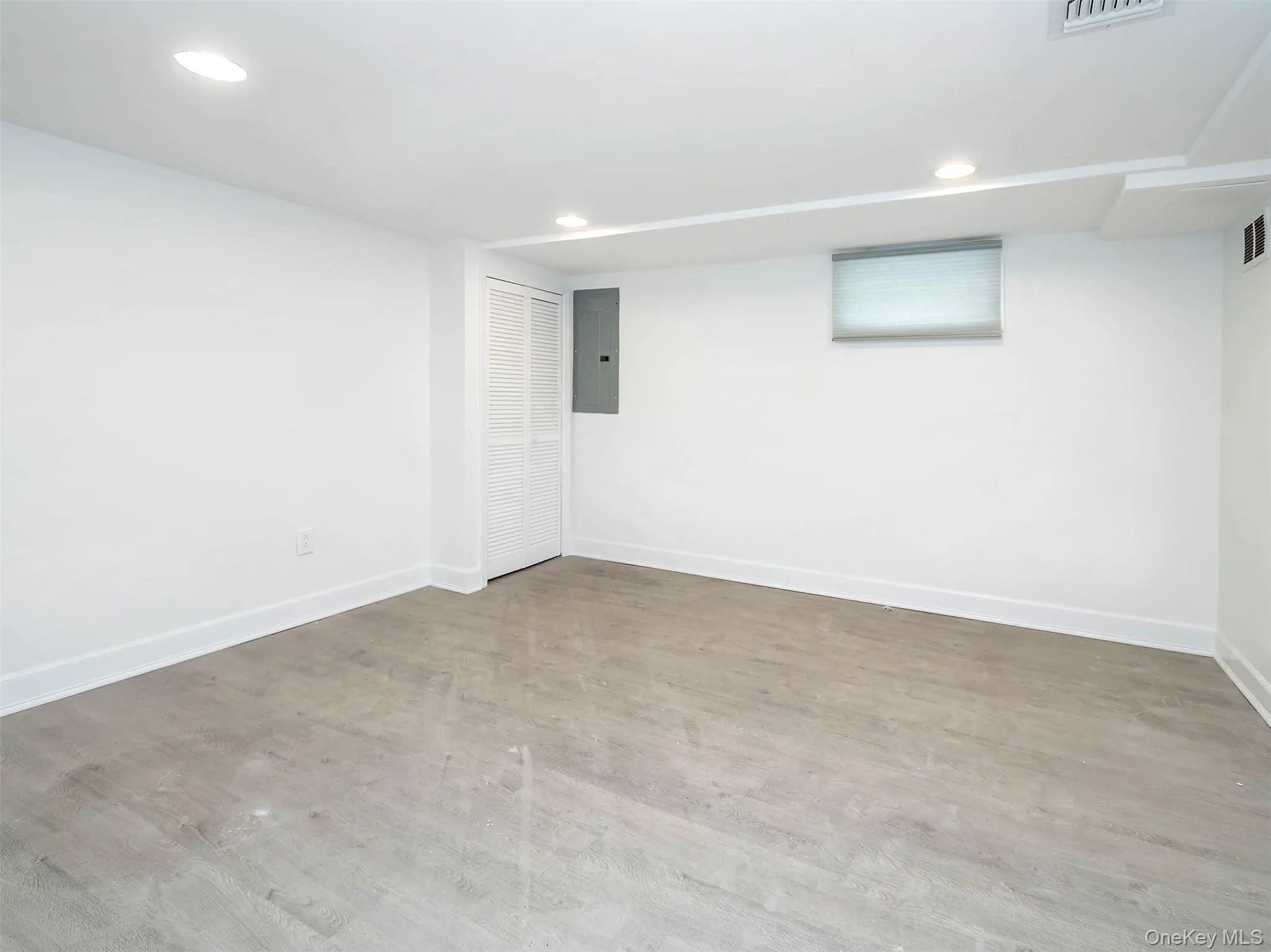 1 Milford Lane, Glen Cove, NY, 3 Bedrooms Bedrooms, 7 Rooms Rooms,2 BathroomsBathrooms,Residential Lease,For Rent,Milford,0,962950 1 Milford Lane, Glen Cove, NY, 3 Bedrooms Bedrooms, 7 Rooms Rooms,2 BathroomsBathrooms,Residential Lease,For Rent,Milford,0,962950