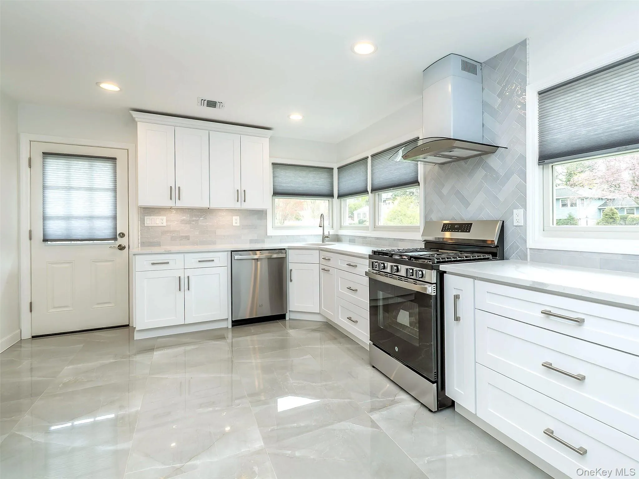 1 Milford Lane, Glen Cove, NY, 3 Bedrooms Bedrooms, 7 Rooms Rooms,2 BathroomsBathrooms,Residential Lease,For Rent,Milford,0,962950 1 Milford Lane, Glen Cove, NY, 3 Bedrooms Bedrooms, 7 Rooms Rooms,2 BathroomsBathrooms,Residential Lease,For Rent,Milford,0,962950