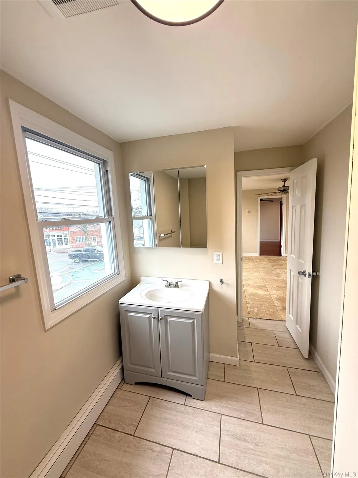 202 Wellwood Avenue, Babylon, NY, 1 Bedroom Bedrooms, 3 Rooms Rooms,1 BathroomBathrooms,Residential Lease,For Rent,Wellwood,0,962964 202 Wellwood Avenue, Babylon, NY, 1 Bedroom Bedrooms, 3 Rooms Rooms,1 BathroomBathrooms,Residential Lease,For Rent,Wellwood,0,962964