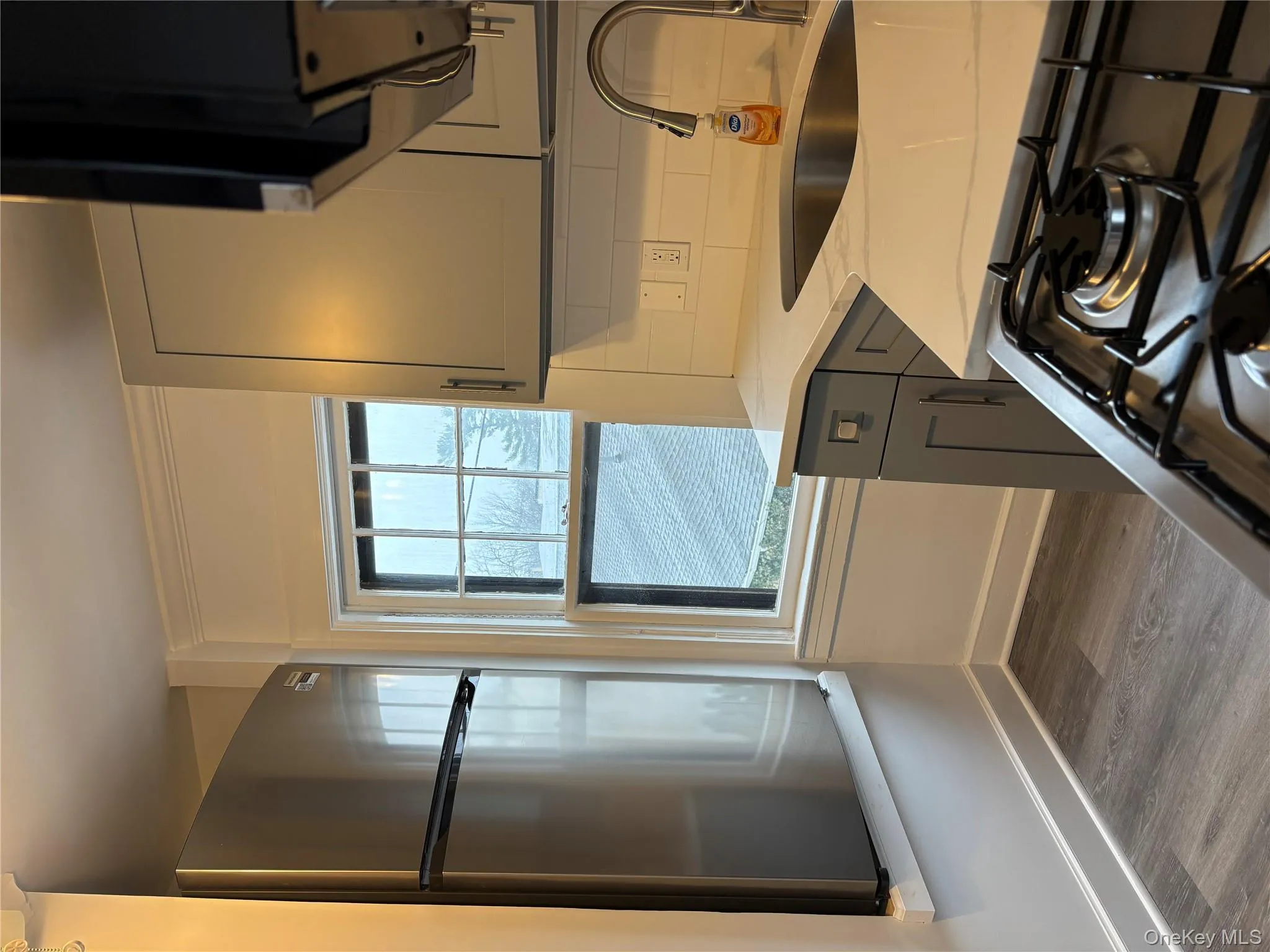 225 Lexington Avenue, Oyster Bay, NY, 1 Bedroom Bedrooms, 4 Rooms Rooms,1 BathroomBathrooms,Residential Lease,For Rent,Lexington,0,962986 225 Lexington Avenue, Oyster Bay, NY, 1 Bedroom Bedrooms, 4 Rooms Rooms,1 BathroomBathrooms,Residential Lease,For Rent,Lexington,0,962986