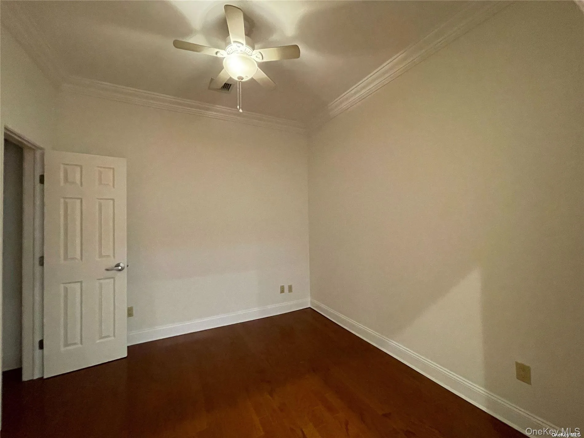 Guest Bedroom/Office Guest Bedroom/Office