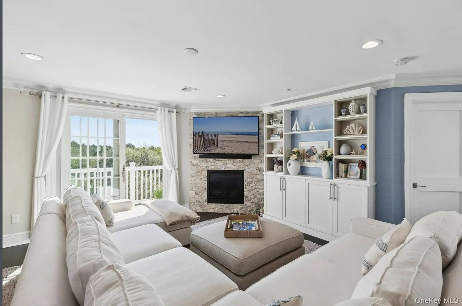 34 Village Green Drive, Southampton, NY, 3 Bedrooms Bedrooms, 6 Rooms Rooms,2 BathroomsBathrooms,Residential Lease,For Rent,Village Green,0,963007 34 Village Green Drive, Southampton, NY, 3 Bedrooms Bedrooms, 6 Rooms Rooms,2 BathroomsBathrooms,Residential Lease,For Rent,Village Green,0,963007