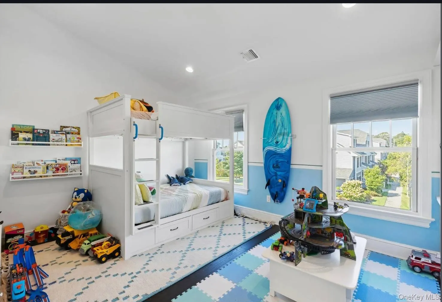 34 Village Green Drive, Southampton, NY, 3 Bedrooms Bedrooms, 6 Rooms Rooms,2 BathroomsBathrooms,Residential Lease,For Rent,Village Green,0,963007 34 Village Green Drive, Southampton, NY, 3 Bedrooms Bedrooms, 6 Rooms Rooms,2 BathroomsBathrooms,Residential Lease,For Rent,Village Green,0,963007